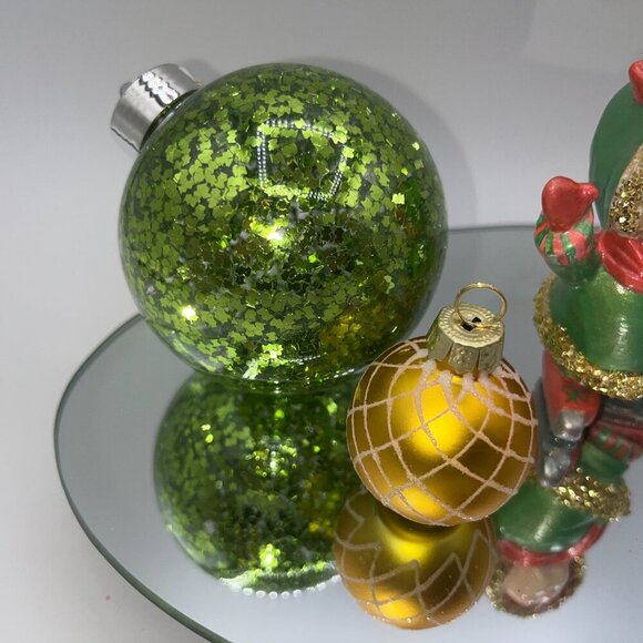 Vintage hand painted holly berry Christmas Ice Skater Girls on pond lighted OOAK - Picture 12 of 14